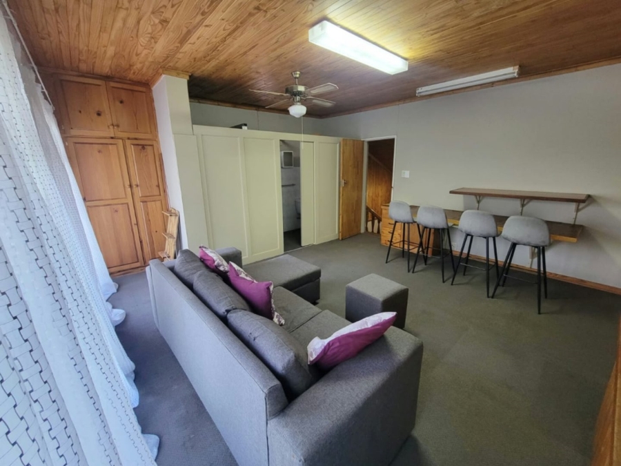 5 Bedroom Property for Sale in Suidrand Free State